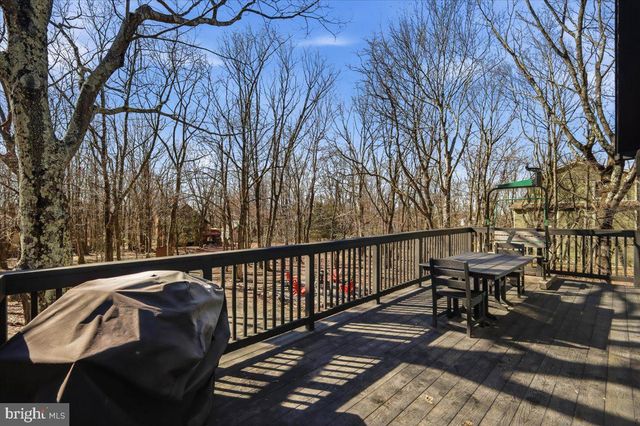 20 VISTA LANE, Lake Harmony, PA 18624