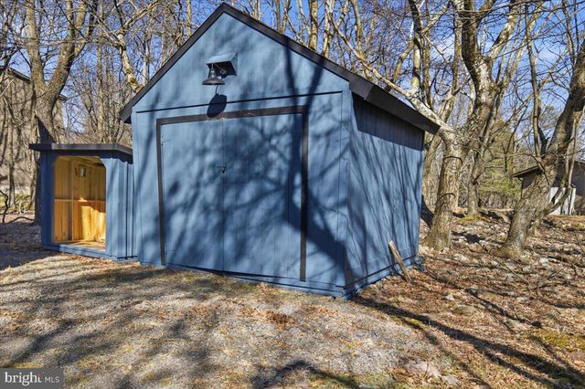 20 VISTA LANE, Lake Harmony, PA 18624