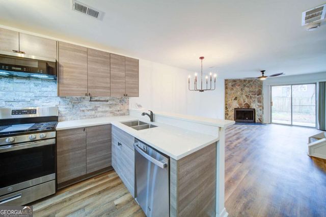 448 Prince Of Wales, Stone Mountain, GA 30083