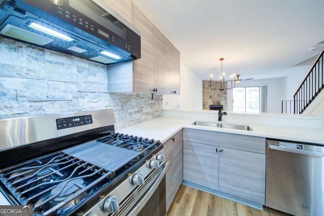 448 Prince Of Wales, Stone Mountain, GA 30083