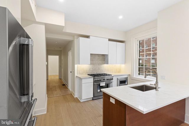 300 E KINGS HWY, Haddonfield, NJ 08033