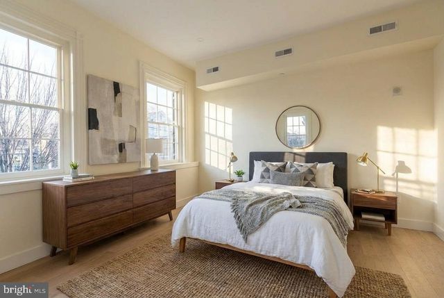 300 E KINGS HWY, Haddonfield, NJ 08033