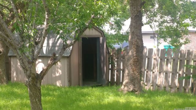 8131 Forest Dawn, Live Oak, TX 78233