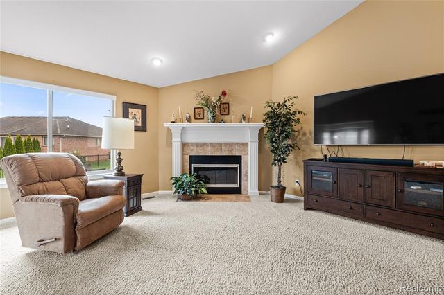53270 Sams Lane, Chesterfield, MI 48047