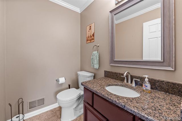 53270 Sams Lane, Chesterfield, MI 48047