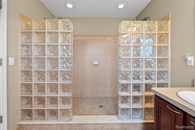 53270 Sams Lane, Chesterfield, MI 48047