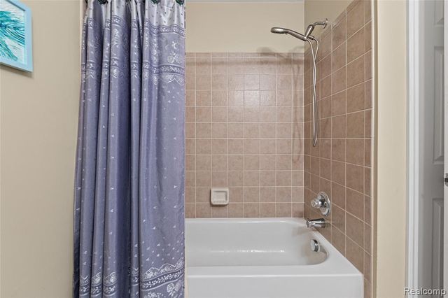 53270 Sams Lane, Chesterfield, MI 48047