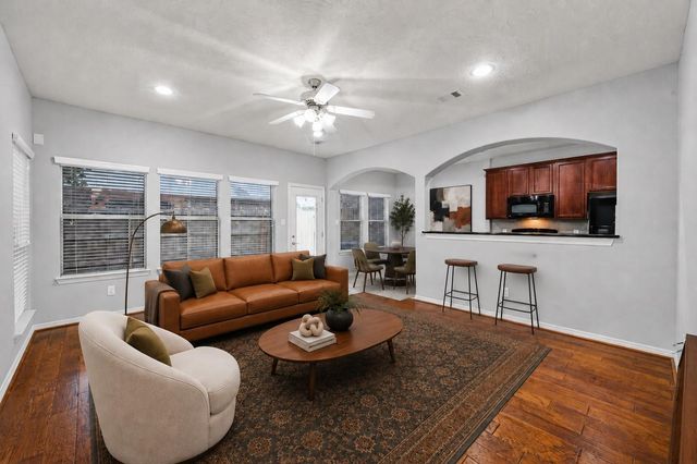 8910 Minola Oaks Drive, Houston, TX 77064