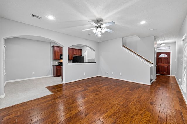 8910 Minola Oaks Drive, Houston, TX 77064