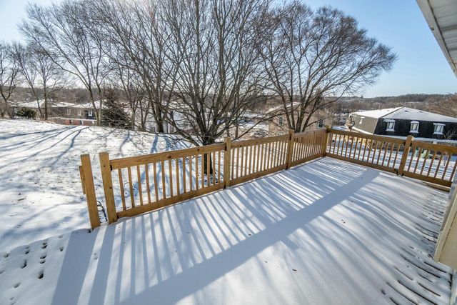 1925 Hilltop DRIVE, West Bend, WI 53095