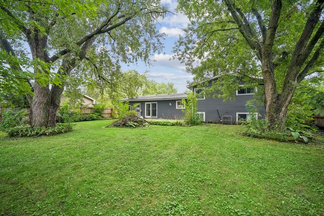 118 Dartmoor Drive, Crystal Lake, IL 60014