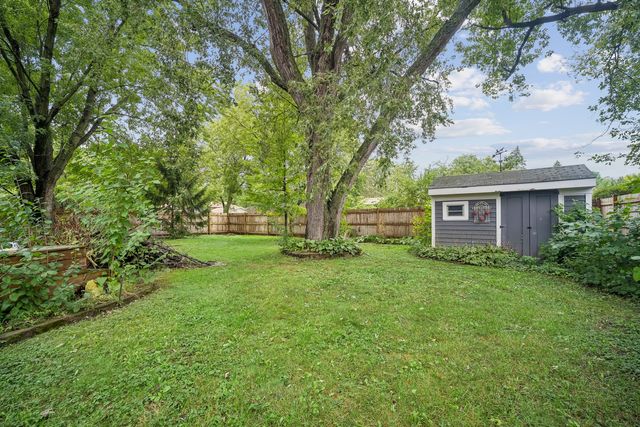 118 Dartmoor Drive, Crystal Lake, IL 60014