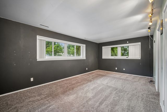 118 Dartmoor Drive, Crystal Lake, IL 60014