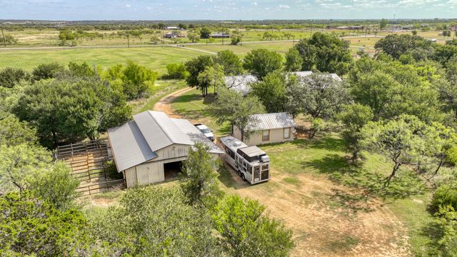 5288 Bennett Road, Millsap, TX 76066