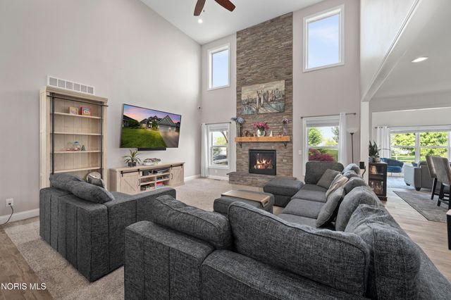 714 Delaware Drive, Perrysburg, OH 43551