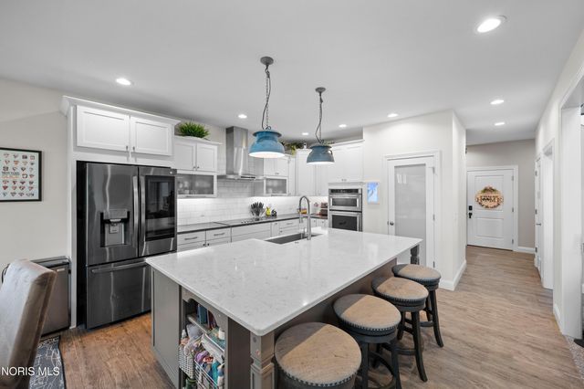 714 Delaware Drive, Perrysburg, OH 43551