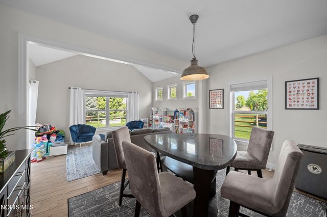 714 Delaware Drive, Perrysburg, OH 43551