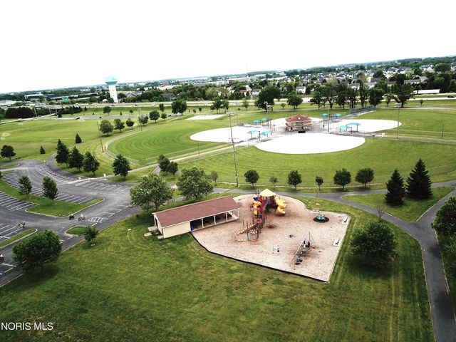 714 Delaware Drive, Perrysburg, OH 43551