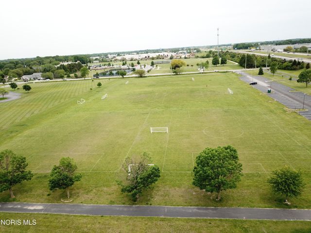 714 Delaware Drive, Perrysburg, OH 43551