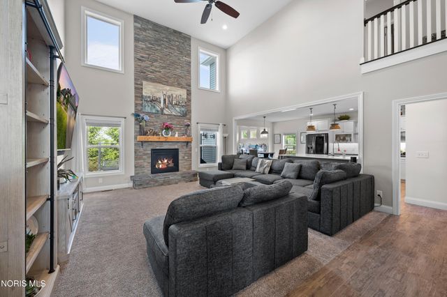 714 Delaware Drive, Perrysburg, OH 43551