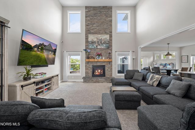 714 Delaware Drive, Perrysburg, OH 43551