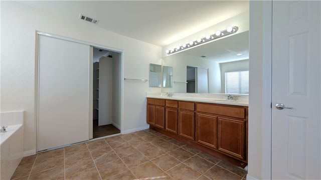 13645 Mayflower, Victorville, CA 92392