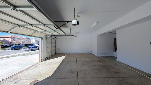 13645 Mayflower, Victorville, CA 92392