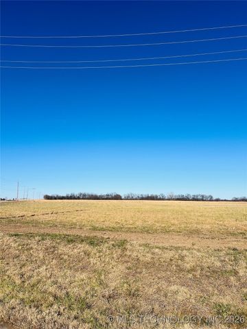 S Elwood Avenue, Mounds, OK 74047