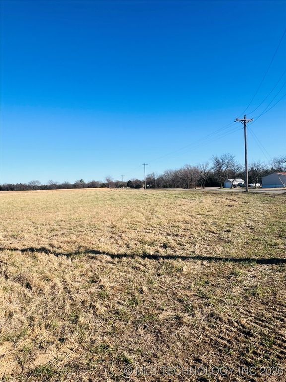 S Elwood Avenue, Mounds, OK 74047