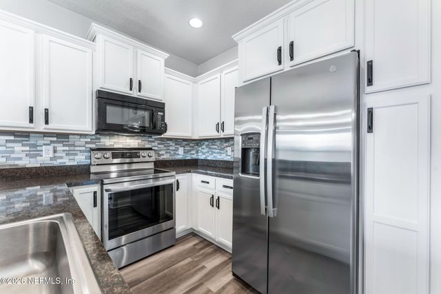 3073 ZEYNO Drive, Middleburg, FL 32068
