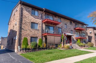 11810 S Komensky Avenue 101, Alsip, IL 60803