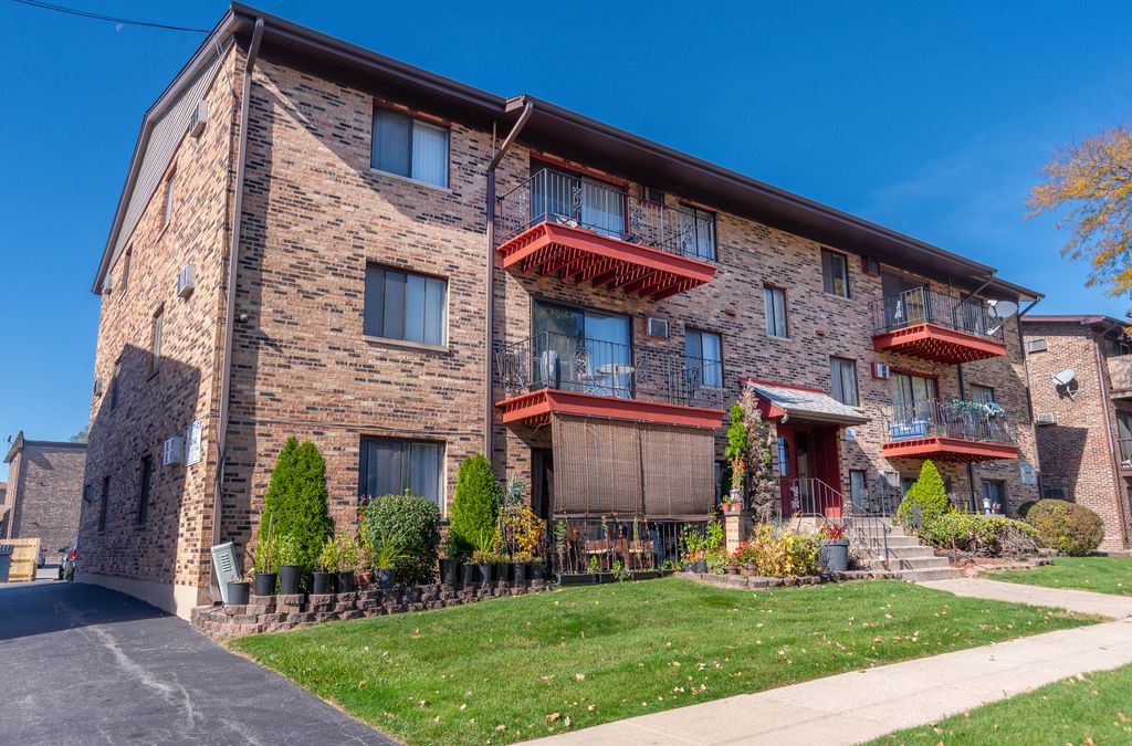 11810 S Komensky Avenue 101, Alsip, IL 60803