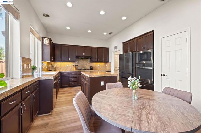 2466 Yosemite Way, Discovery Bay, CA 94505