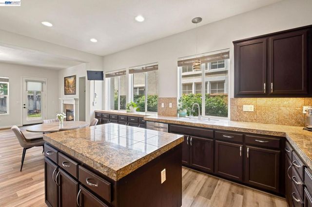 2466 Yosemite Way, Discovery Bay, CA 94505