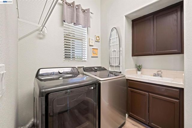 2466 Yosemite Way, Discovery Bay, CA 94505