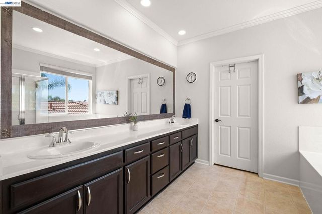2466 Yosemite Way, Discovery Bay, CA 94505
