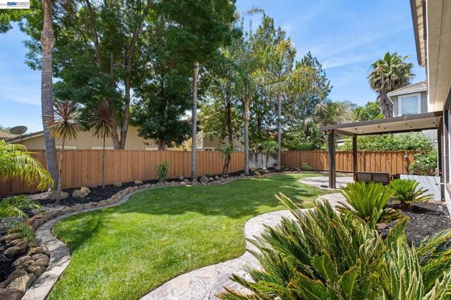 2466 Yosemite Way, Discovery Bay, CA 94505