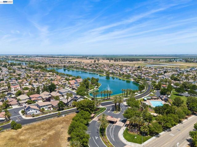 2466 Yosemite Way, Discovery Bay, CA 94505