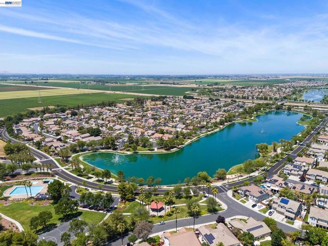 2466 Yosemite Way, Discovery Bay, CA 94505