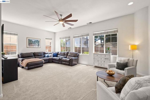 2466 Yosemite Way, Discovery Bay, CA 94505