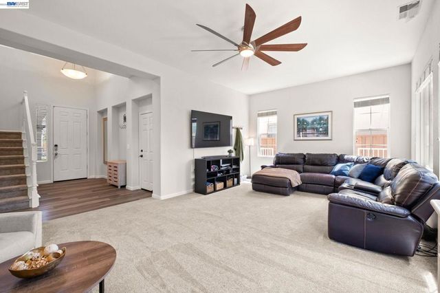 2466 Yosemite Way, Discovery Bay, CA 94505