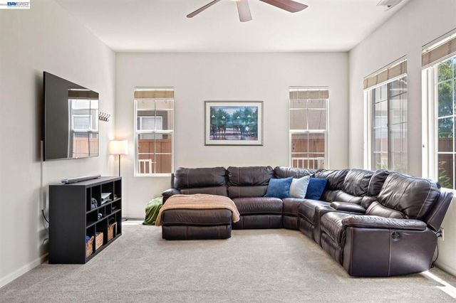 2466 Yosemite Way, Discovery Bay, CA 94505