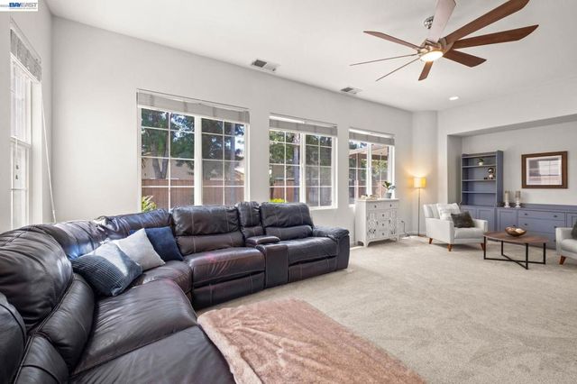 2466 Yosemite Way, Discovery Bay, CA 94505