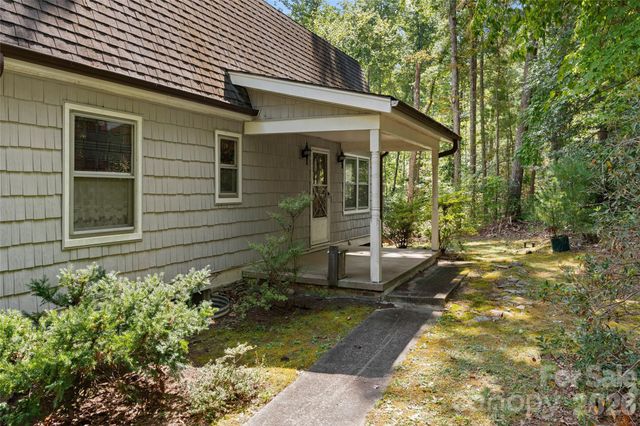 150 Mountain Laurel Lane, Fletcher, NC 28732