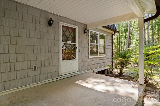150 Mountain Laurel Lane, Fletcher, NC 28732
