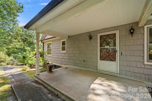 150 Mountain Laurel Lane, Fletcher, NC 28732