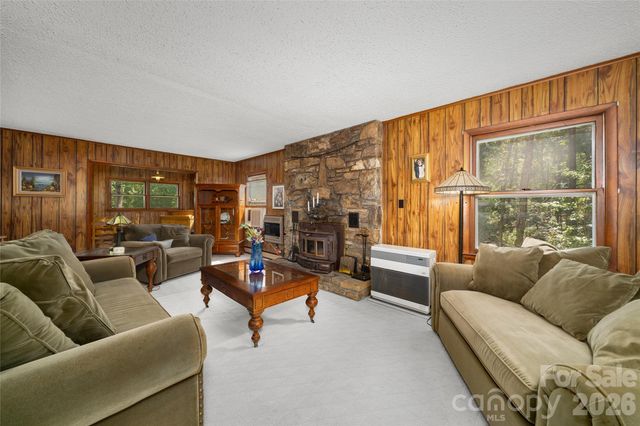 150 Mountain Laurel Lane, Fletcher, NC 28732