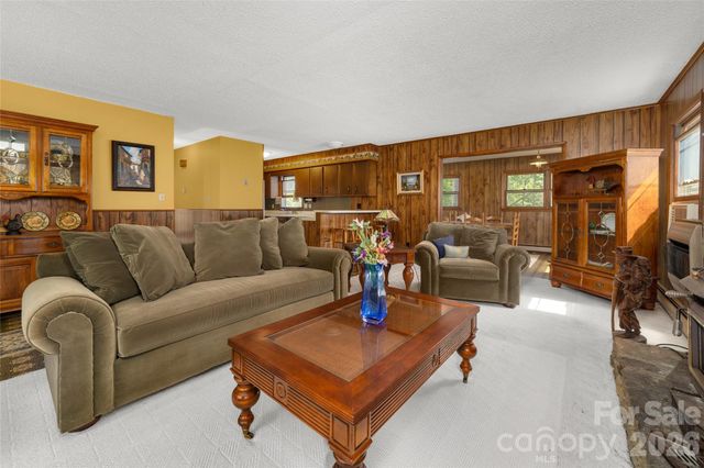 150 Mountain Laurel Lane, Fletcher, NC 28732