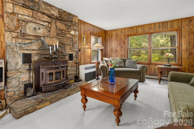 150 Mountain Laurel Lane, Fletcher, NC 28732