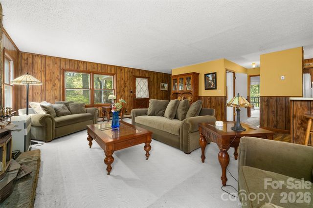 150 Mountain Laurel Lane, Fletcher, NC 28732